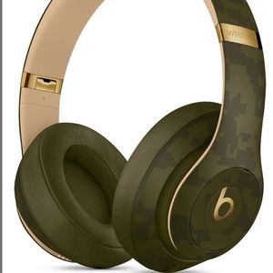 Beats Studio3 Wireless Noise Cancelling Over-Ear Headphones